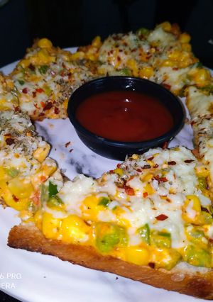 A picture of Spicy Corn Toast.