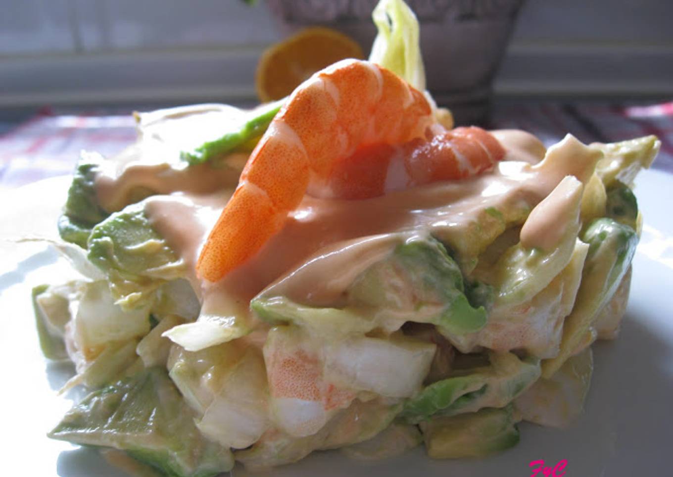 Ensalada de aguacate y langostinos