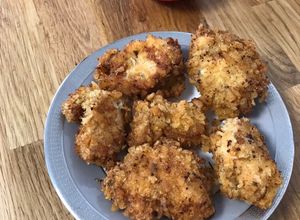 Zdjęcie przepisu Nuggetsy z kurczaka w panierce panko.