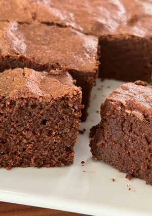 A picture of 145 • Soft Chocolate, Almond, and Coffee Cake ❤️❤️❤️❤️.
