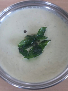 கிரீமி தேங்காய் சட்னி (creamy thengai chutny recipe in tamil) செய்முறை முக்கிய புகைப்படம்