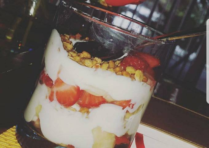 Simple Way to Make Homemade Yogurt parfait