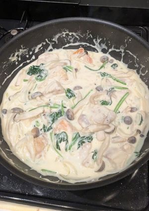 A picture of Cream Stew with Boneless Chicken Thigh.