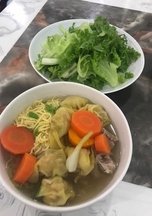 Hình của món Hủ tiếu hoành thánh.