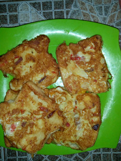 A picture of French Toast.