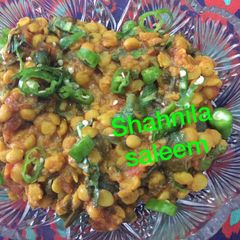 A picture of Dal chana with spinach.