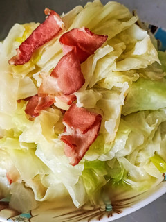 湖南臘肉炒高麗菜 的食譜成品照片