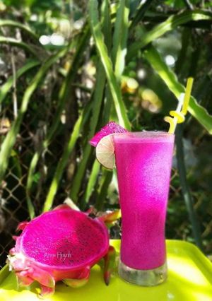 Hình của món Sinh tố thanh long ruột đỏ.