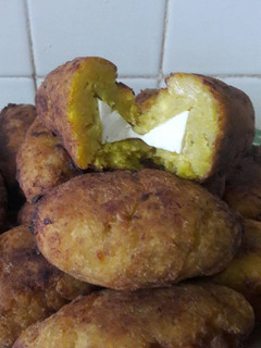 Una foto de Plátanos rellenos de queso