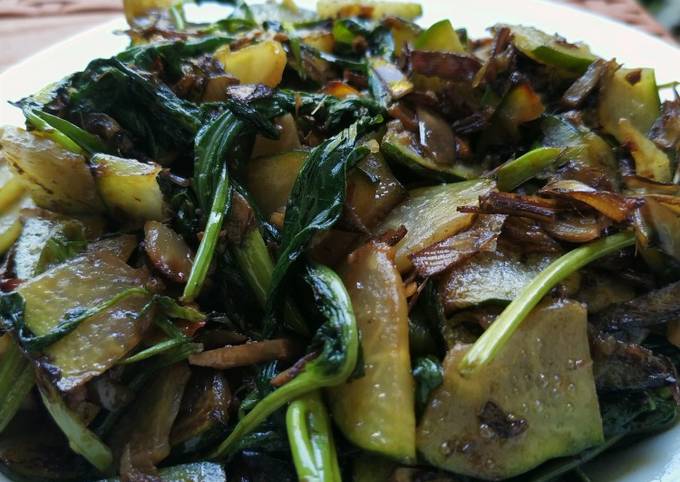 Cara Gampang Membuat Rumpu rampe suka suka (Tumis terasi pepaya &amp; jantung pisang), Enak