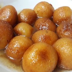 Rava gulab jamun A picture of Rava gulab jamun.