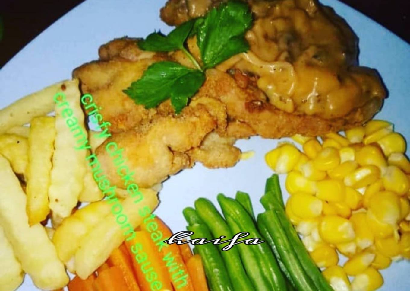 Crisfy chicken steak with creamy mushroom sause