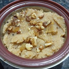 A picture of Suji halwa.