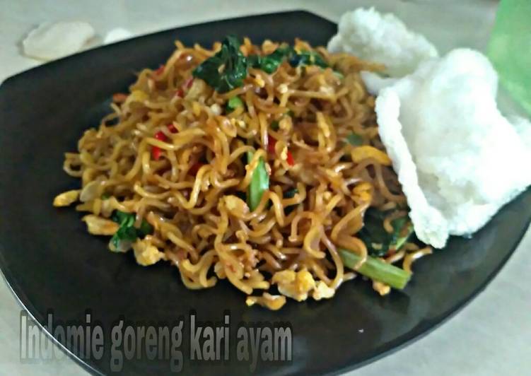 Indomie goreng kari ayam