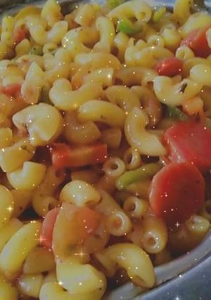 A picture of Jhut phut macroni.
