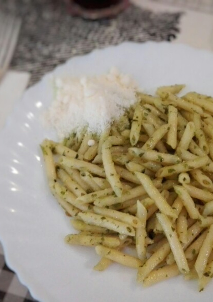 Una foto de Macarrones con ajo y perejil
