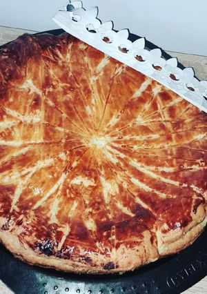 Une photo de Galette frangipane #epiphanie