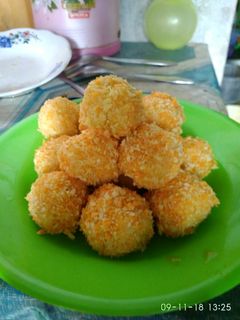 Foto resep Bola Nasi Keju Isi Baso Goreng