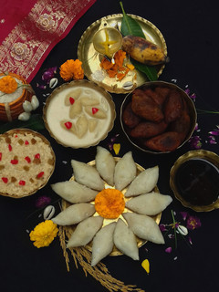 পিঠেপুলির থালি (pithepulir thali recipe in Bengali) রেসিপির প্রধান ছবি