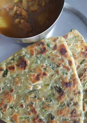 মেথি পরোটা (Methi parota recipe in bengali) রেসিপির প্রধান ছবি