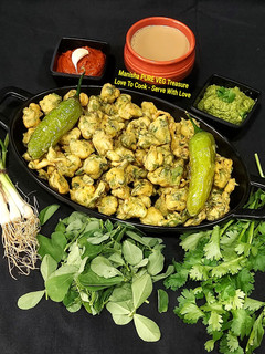 A picture of Green Garlic Methi Pakore.
