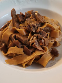 Foto di Tagliatelle di castagne ai funghi porcini