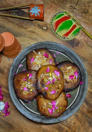 মিষ্টি দইয়ের মালপোয়া (Sweet Curd Malpoa recipe in Bengali) রেসিপির প্রধান ছবি