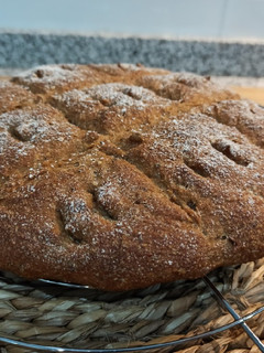 Una foto de Torta de pan con harina de espelta y semillas 🍞🥖(Panificadora)