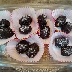 A picture of Chocolate stuffed khajoor.