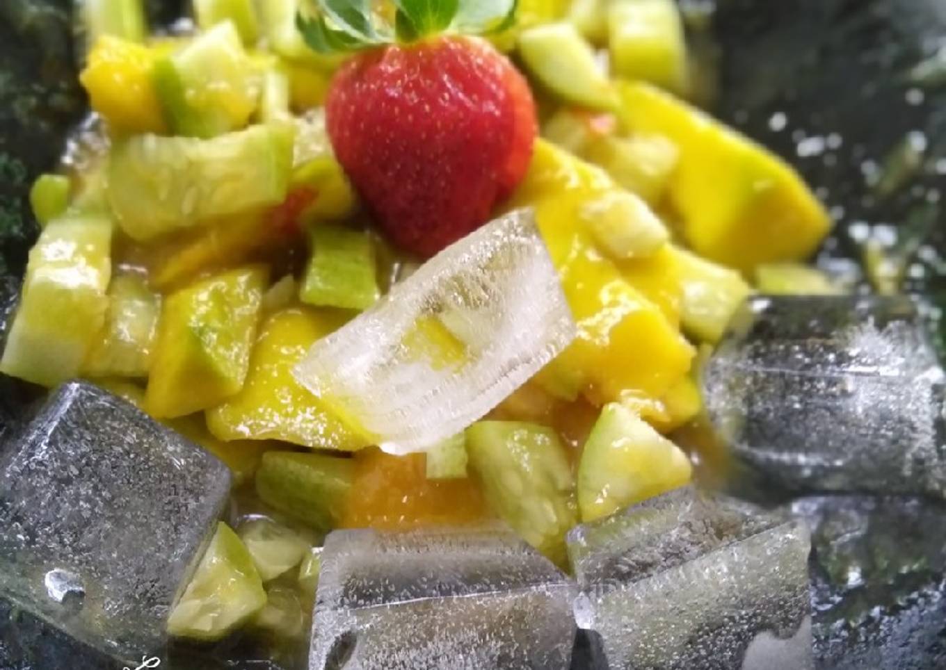 Es rujak pakel mentimun