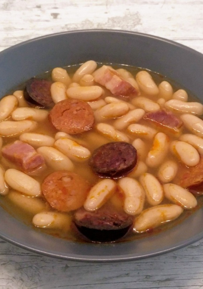 Una foto de Fabada asturiana