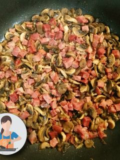 Una foto de Champiñones con jamón