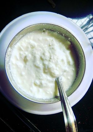 मीठा दही(meetha dahi recipe in hindi) रेसिपी मुख्य फोटो
