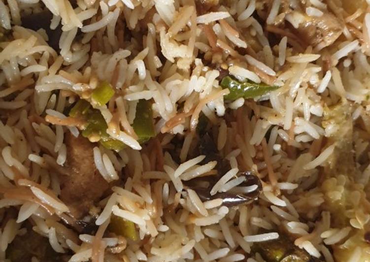 رز بالشعيرية والخضار