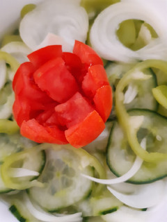 Vegyes uborka saláta recept fotója