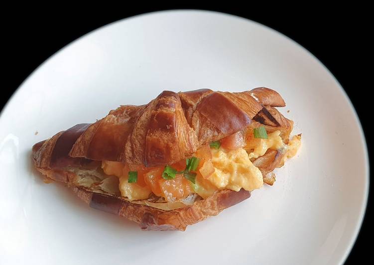 Simple Way to Make Super Quick Homemade Scrambled Eggs Croissant-wich