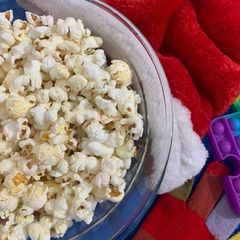 A picture of Stove top salty buttery popcorn.