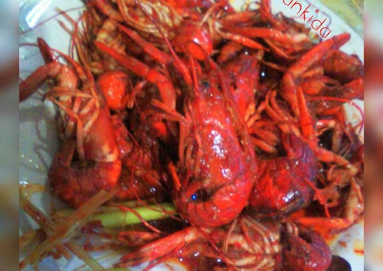 Langkah Mudah untuk Membuat Lobster asam manis yang Menggugah Selera
