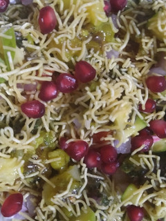 ચાટ પૂરી મુંબઈ સ્ટાઇલ(Chat puri recipe in Gujarati) રેસીપી મુખ્ય ફોટો