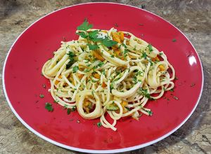 Una foto de Spaghetti con calamares
