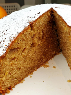 Una foto de Bizcocho de naranja y canela