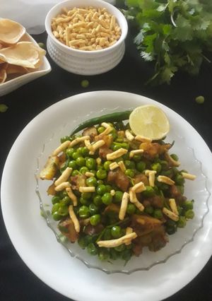 हरी मटर की घुघनी (hari matar ki ghugni recipe in Hindi) रेसिपी मुख्य फोटो