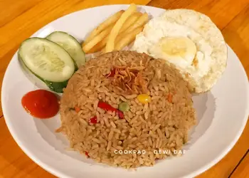 Caranya Menyajikan Nasi goreng Rahasia resto Ala Restoran