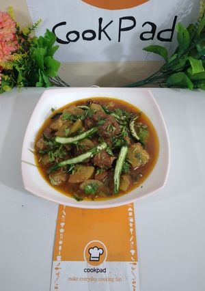 A picture of Lauki gosht.
