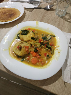 Una foto de Merluza en salsa de curry