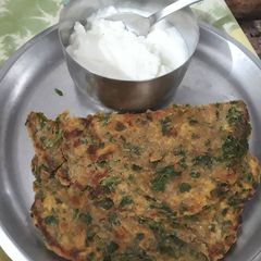 A picture of Bathua Parantha.