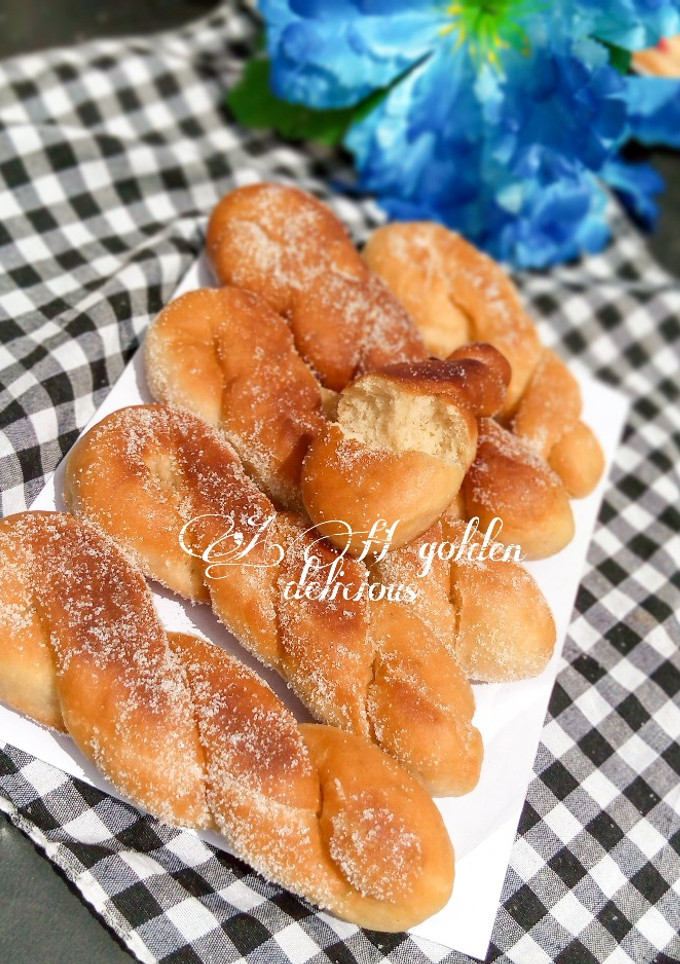 A picture of Soft twisted doughnut.