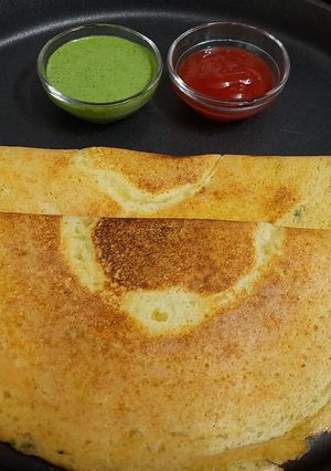 मूंग दाल चीला(Moong daal chilla recipe in Hindi) रेसिपी मुख्य फोटो