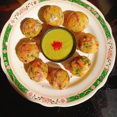 A picture of Aloo pitika.