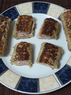 Una foto de Canutillos de jamón y queso